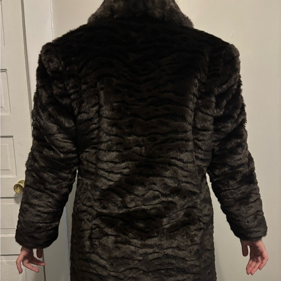 ISO Vintage Brown Faux Fur Animal Print (Tiger) Midi Coat - Size 40 (Large) - Picture 3 of 14